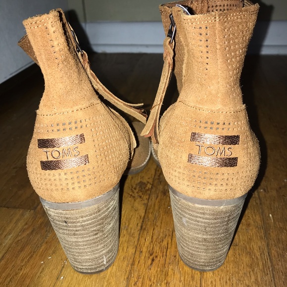 Heels - Picture 4 of 5